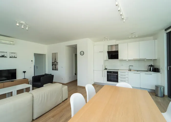 White Cloud Apartments