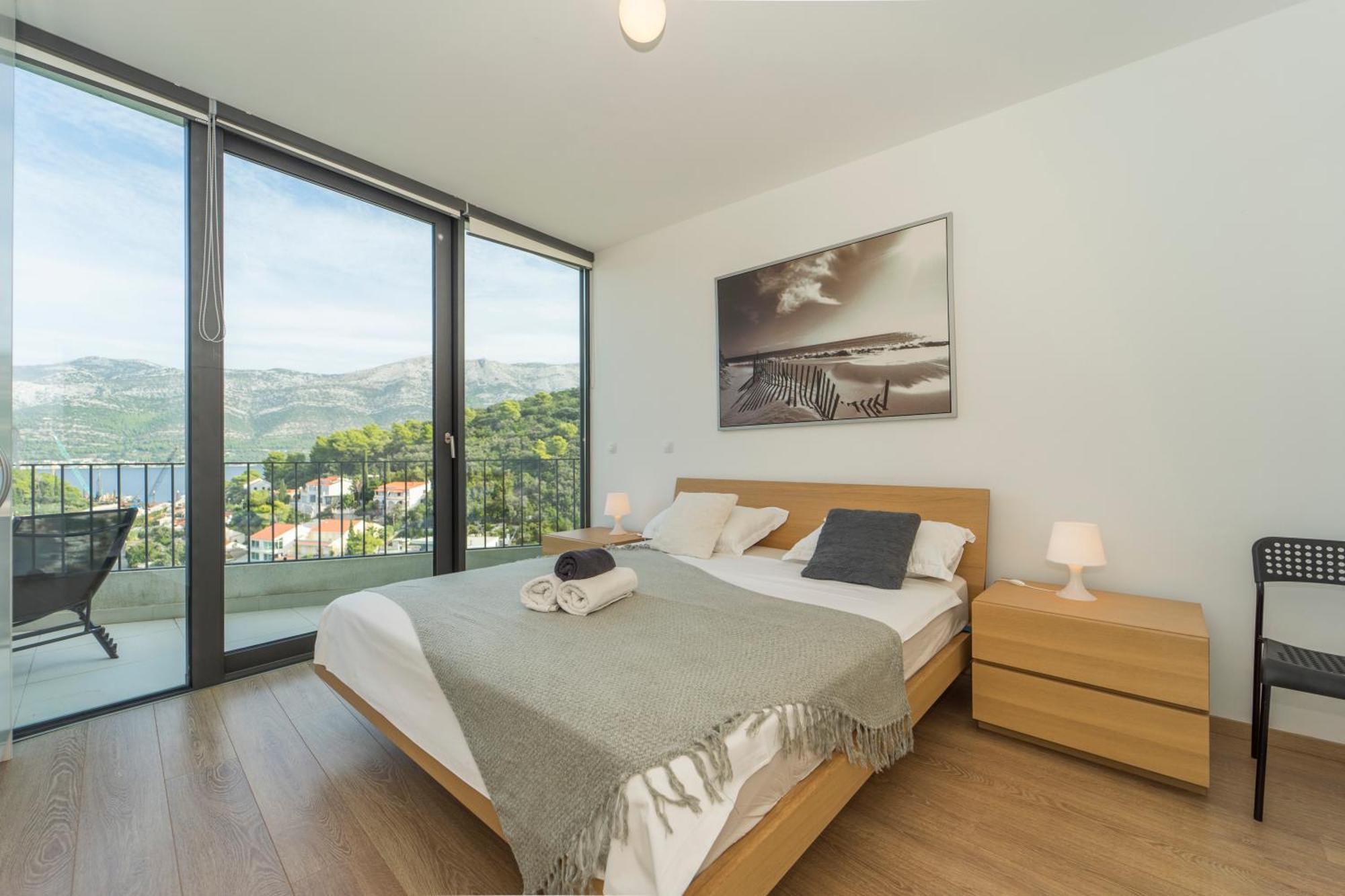 White Cloud Apartment *